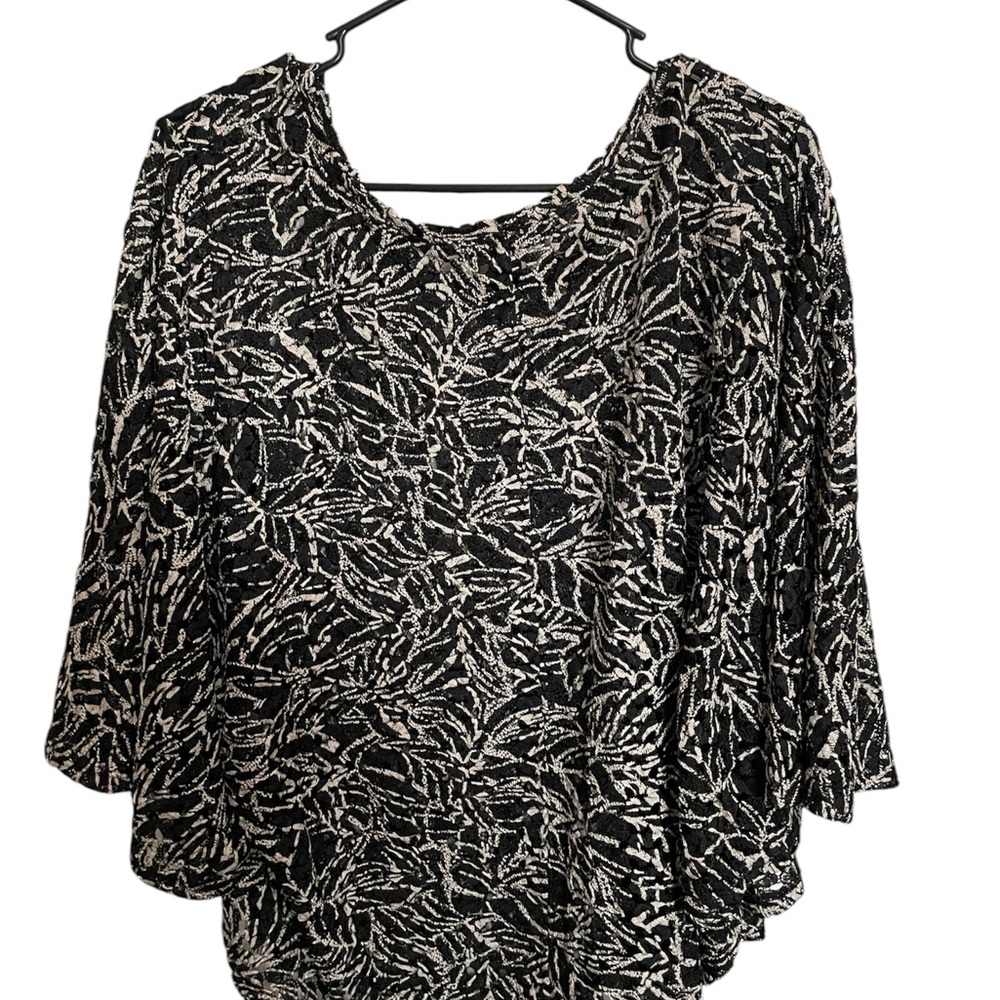 Black and White Leaf Print Women's Top